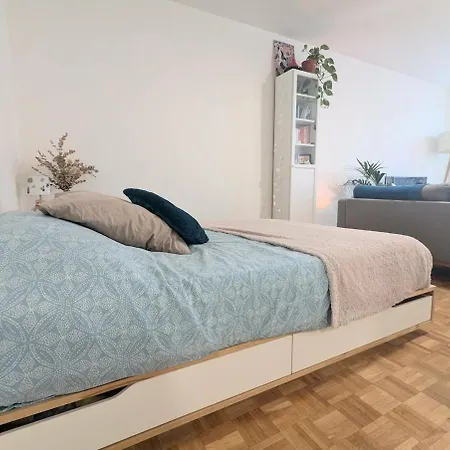 Appartement Grand Calme Balcon Paris