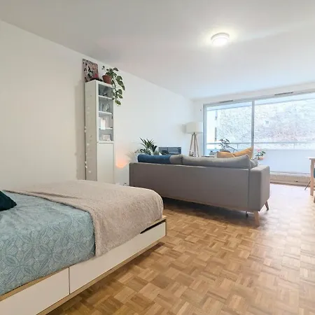 Grand Calme Balcon Appartement Paris