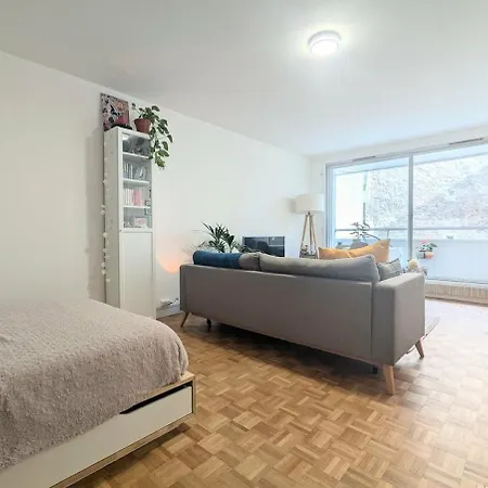Appartement Grand Calme Balcon Paris